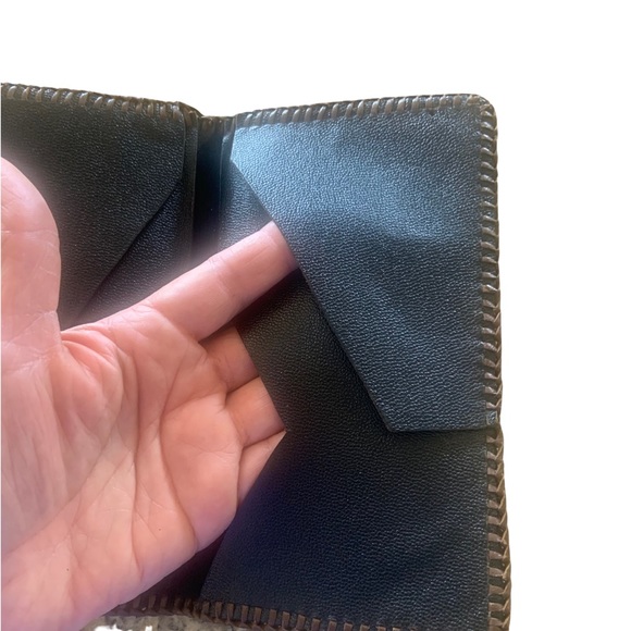 Vintage hand tooled leather notebook cover/passport holder - Picture 4 of 13